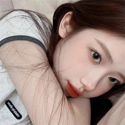 陪她一会儿 海报